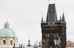 Prag’da Unutulmaz Bir Düğün Fotoğrafçılığı Atölyesi Oluşturmak: 3 Günlük Bir Uzmanlık Sınıfı Planı