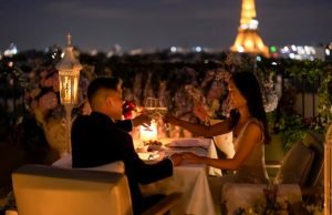 Paris’te Bir Akşam: Romantik Şehirde Evlilik Teklifi